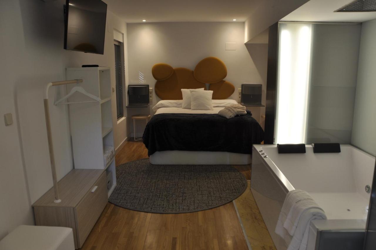 Espejo De Soledades Villa Vigo de Sanabria ภายนอก รูปภาพ